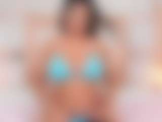 Live cam show with Carlee-Jones - Public BBW on Camsoda