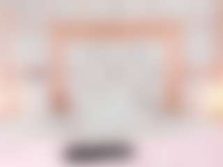 Live cam show with Carlee-Jones - Public BBW on Mixed Magazine Live