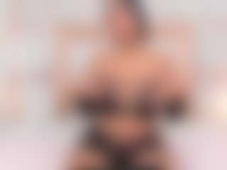 Live cam show with Carlee-Jones - Erotic Dance on friskycurves.com