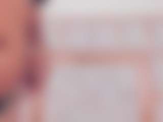 Live cam show with Carlee-Jones - Drinking on AdultVida.com