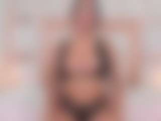 Live cam show with Carlee-Jones - Dildo on Mixed Magazine Live