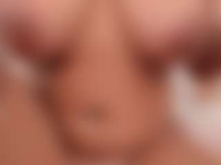 Carlee-Jones's Live Sex Cam Show