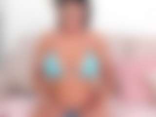 Live cam show with Carlee-Jones - Arab BBW on Camsoda