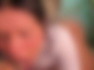 Live cam show with MiaaRose - Shaved Pussy on instabang