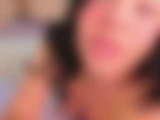 Live cam show with MiaaRose - Skinny on Free Soda