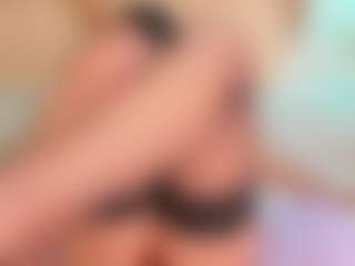 Live cam show with MiaaRose - Shaved Pussy on Camsoda