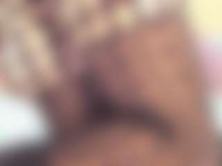 Live cam show with MiaaRose - Athletic Amateur on Camsoda