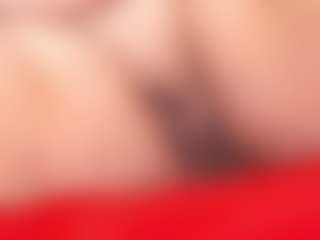lindalovesexy MILF webcam performer live streaming