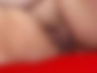 Live cam show with lindalovesexy - Brown Eyes MILF on AdultVida.com
