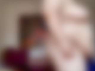 lindalovesexy MILF webcam performer live streaming