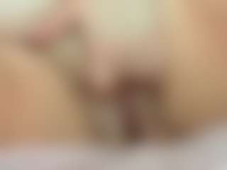 Live cam show with lindalovesexy - Strip on Milfs Live