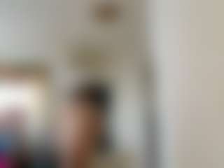lindalovesexy MILF webcam performer live streaming