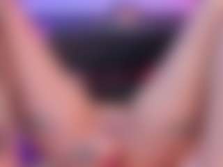 Live-camshow met CHANNEL GUSS - Nipple Piercings op Camsoda