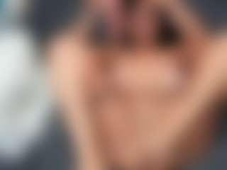 Live cam show with LauraColor - MILF on StripNow | brazil