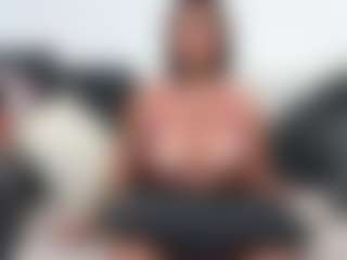 Live cam show with LauraColor - Amateur Big Tits on sexylive.show