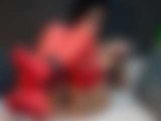 Live cam show with LauraColor - Squirt on sexylive.show