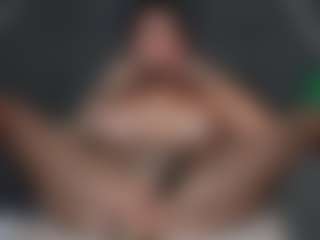Live cam show with LauraColor - Orgasm on parknlotfishbdy