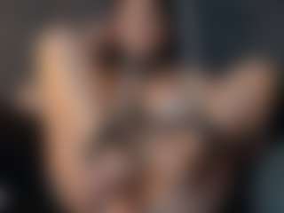 Live cam show with LauraColor - Dildo on Milf Play