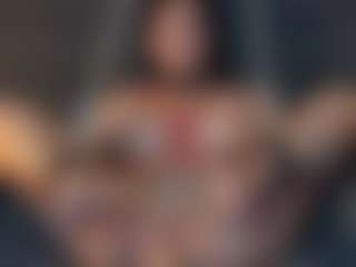 LauraColor MILF webcam performer live streaming