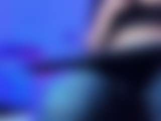 Live cam show with kim-alissa - Lush MILF on dropp.cam