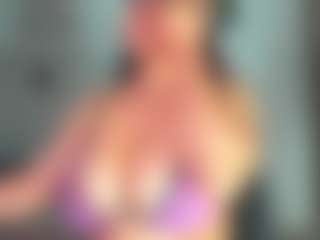 Live cam show with SinthiaCollins - Ball Sucking on friskycurves.com