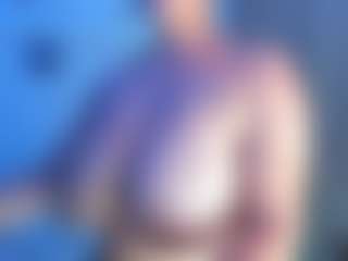 Live cam show with SinthiaCollins - Strip Mature on CamSextacy