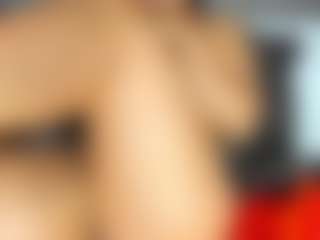 SinthiaCollins MILF webcam performer live streaming