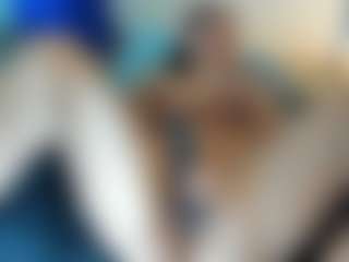 Live cam show with SinthiaCollins - Mature Middle Aged on StripNow