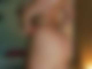 Live cam show with SinthiaCollins - Lovense Middle Aged on Camsoda