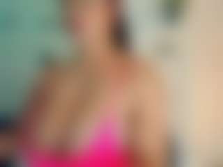 Live cam show with SinthiaCollins - Bedroom MILF on Camversity