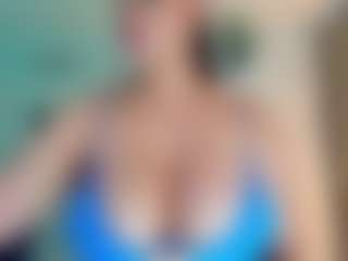Live cam show with SinthiaCollins - BBW Mature on Camsoda