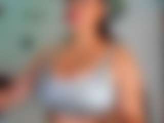 Live cam show with SinthiaCollins - Mature on madthumbs