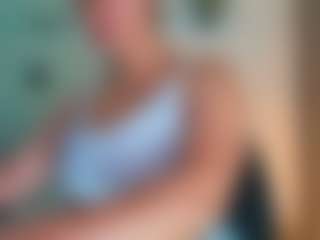 Live cam show with SinthiaCollins - Shaved Pussy Mature on Camsoda