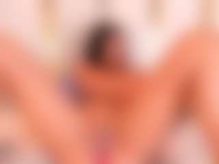 Live cam show with Lia obrien - Oil on SxyPornLive