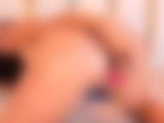 Live cam show with Lia obrien - Average on Camming Site