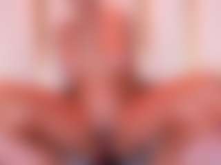 Live cam show with Lia obrien - Oil on Camsoda