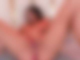 Live cam show with Lia obrien - Dirty Talk on intimatelivegirls.com