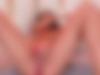 Live cam show with Lia obrien - Drinking on eurowanks.com