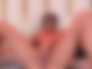 Live cam show with Lia obrien - Butt Plug on CamSextacy