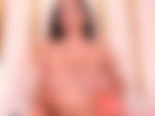 Live cam show with Lia obrien - Public Latina on Camsoda