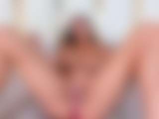 Live cam show with Lia obrien - Cum In Pussy on CamSodaAdn