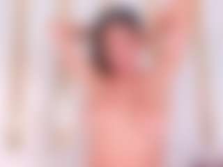 Live cam show with Lia obrien - Latina on xDating | colombia