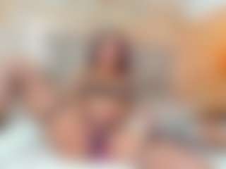 Live cam show with Karla - MILF on livesuperchat.net