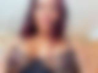 Live cam show with Karla - Ebony on friskycurves.com