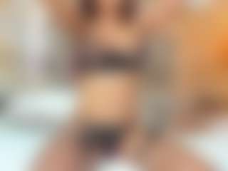 Karla MILF webcam performer live streaming