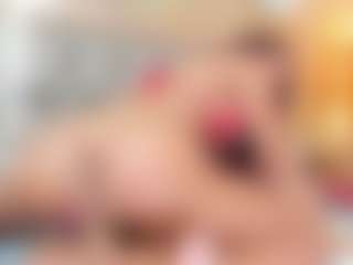 Karla MILF webcam performer live streaming