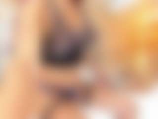 Live cam show with Karla - Average on SquirtSoMuch