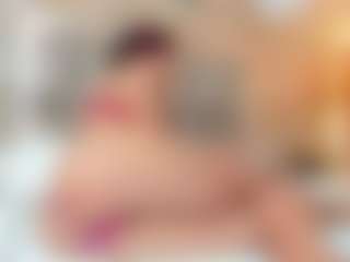 Karla MILF webcam performer live streaming