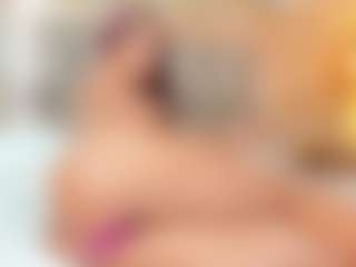 Live cam show with Karla - Average on livesuperchat.net