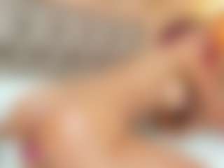 Live cam show with Karla - Shaved Pussy on TottyGirls